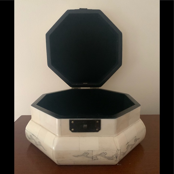 Octagonal Jewelry Box - Picture 3 of 4